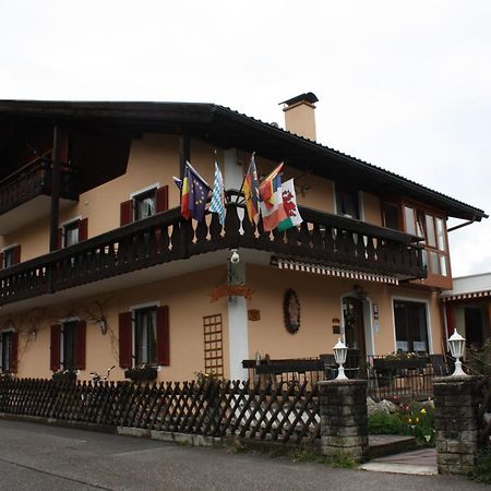Hotel Garni Otto Huber Оберамергау Екстериор снимка